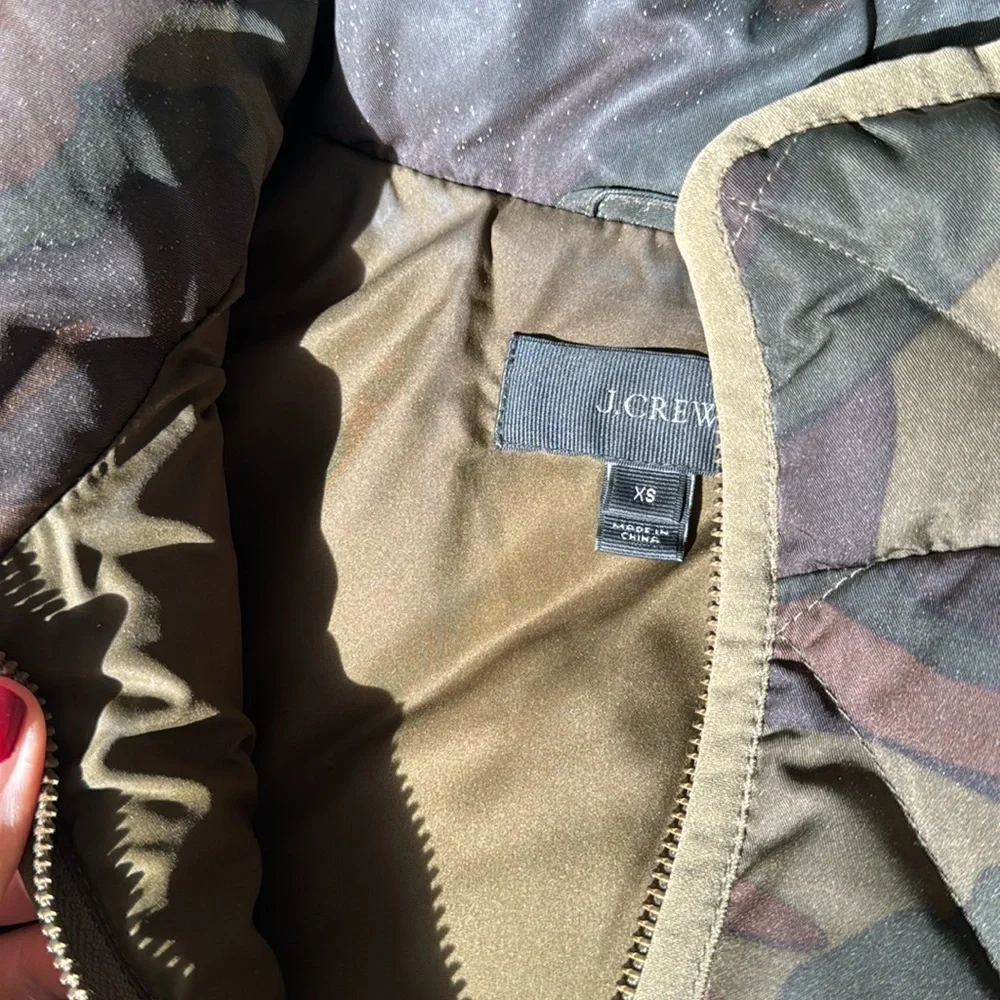 Jcrew black puffer coat and green camo vest, size S and XS, classic, christmas - Picture 3 of 5